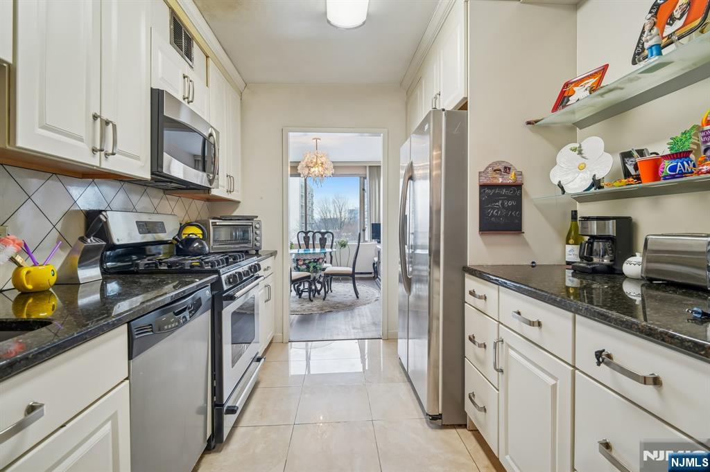 5 Horizon Road, Unit 403 Fort Lee, NJ 07024 - Photo 14 of 25