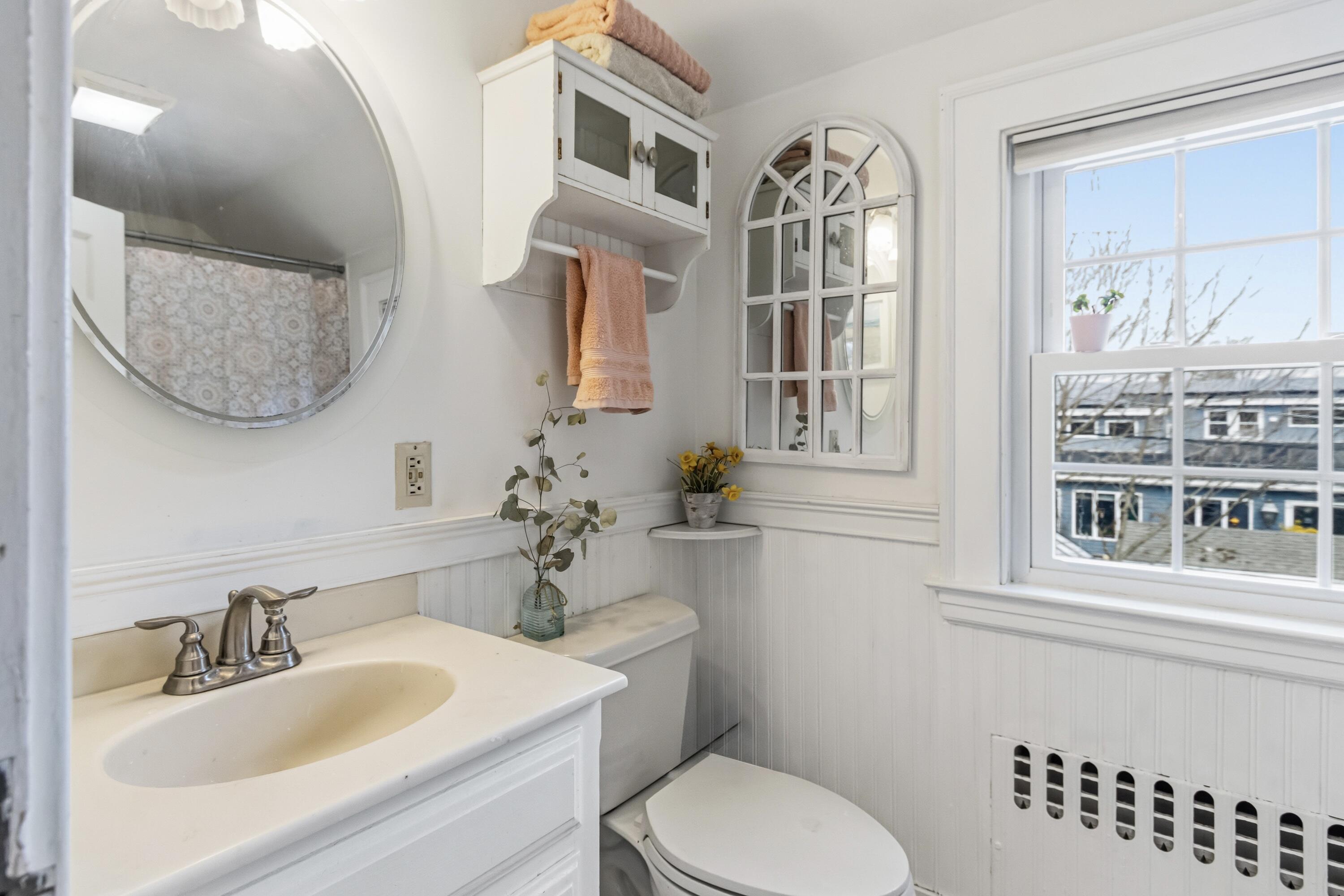 12 Reg Roc Road Falmouth, ME 04105 - Photo 35 of 75 2nd floor full bath