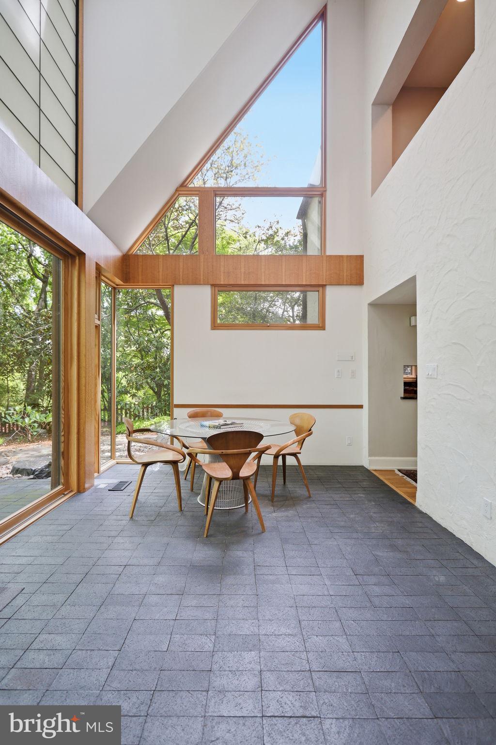 2853 Allendale Place Northwest Washington, DC 20008 - Photo 12 of 45