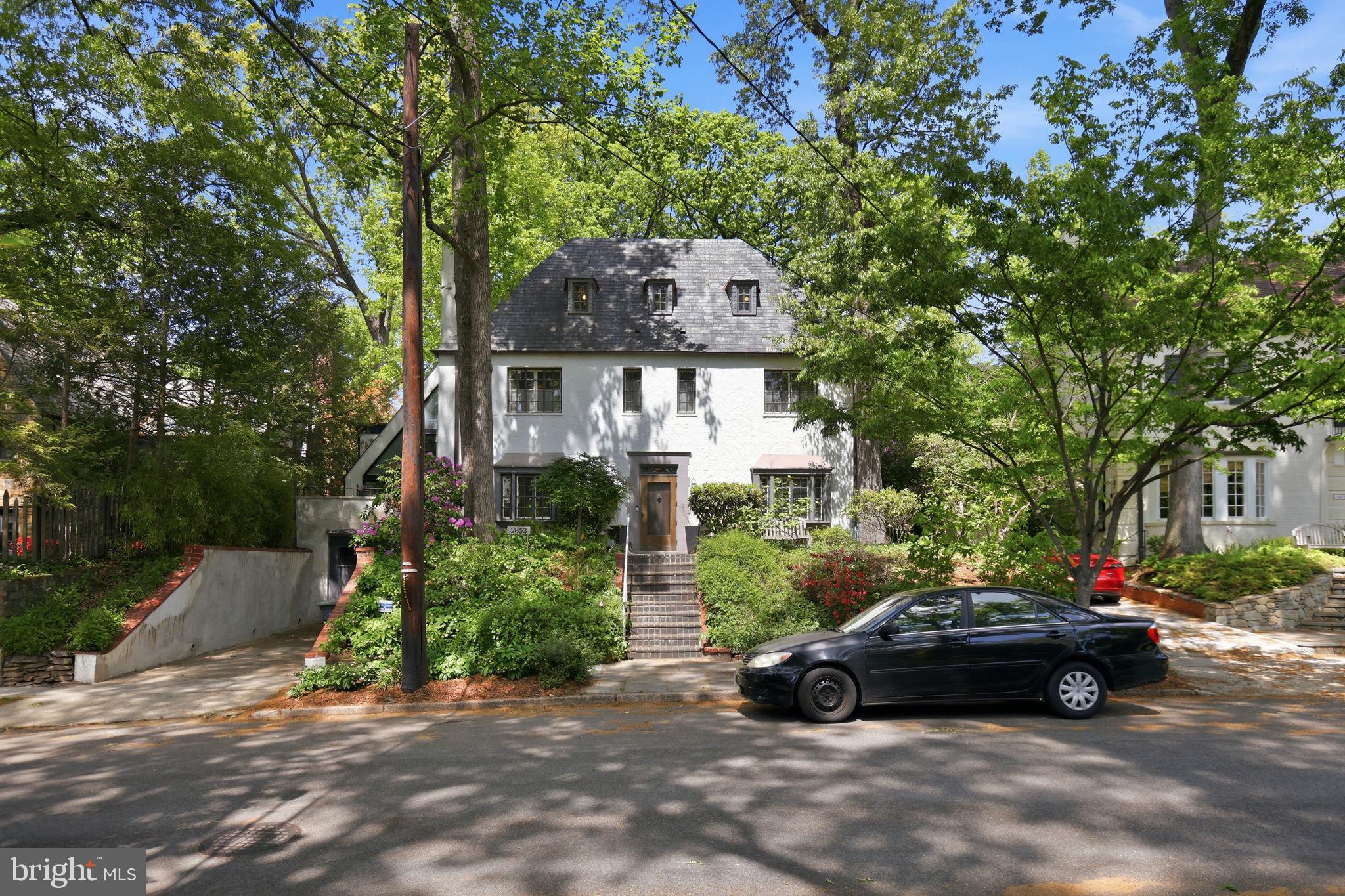 2853 Allendale Place Northwest Washington, DC 20008 - Photo 3 of 45