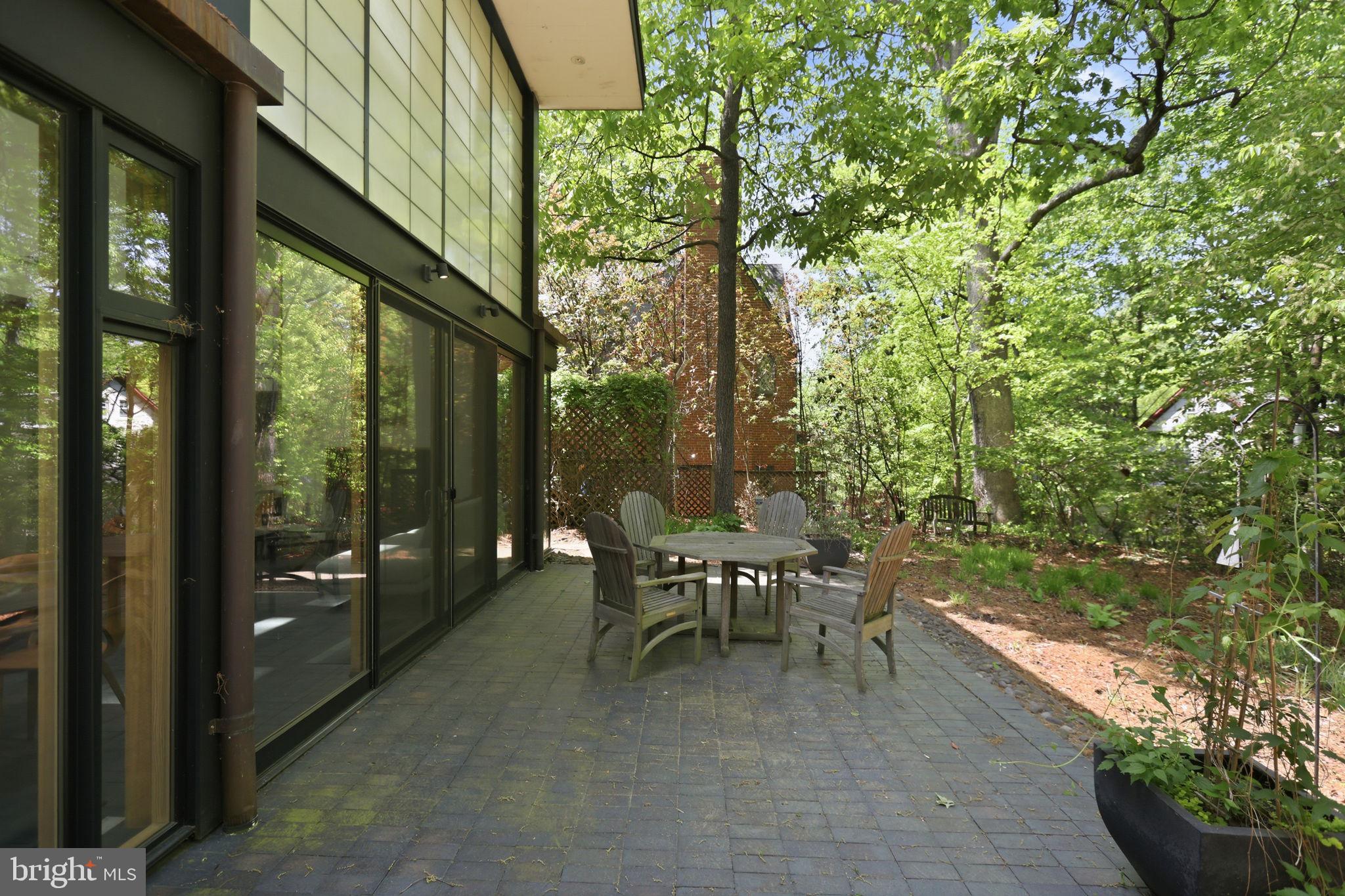 2853 Allendale Place Northwest Washington, DC 20008 - Photo 41 of 45 Rear Patio