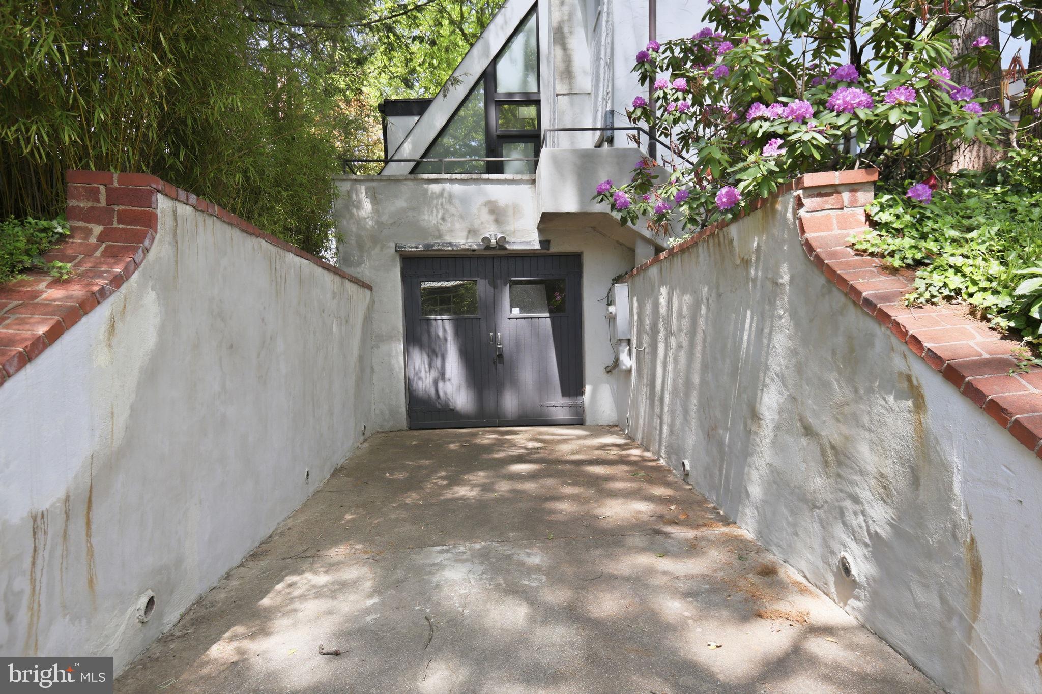 2853 Allendale Place Northwest Washington, DC 20008 - Photo 44 of 45 Garage and driveway parking