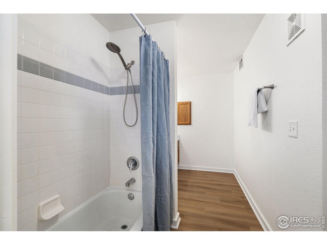 1225 West Prospect Road, Unit R47 Fort Collins, CO 80526 - Photo 17 of 25 Plenty of room to move about.