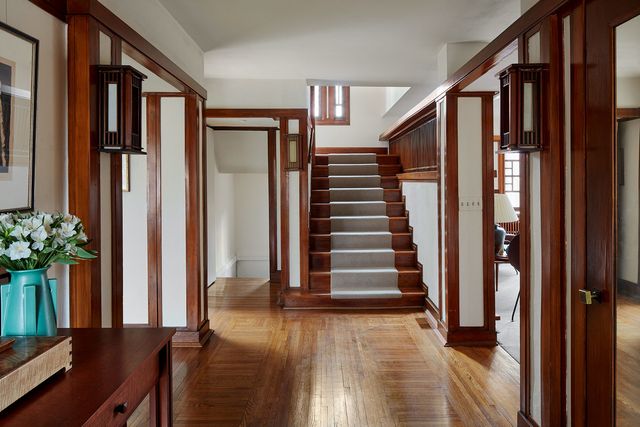 $750,000 | 265 Sylvan Road, Glencoe, IL 60022