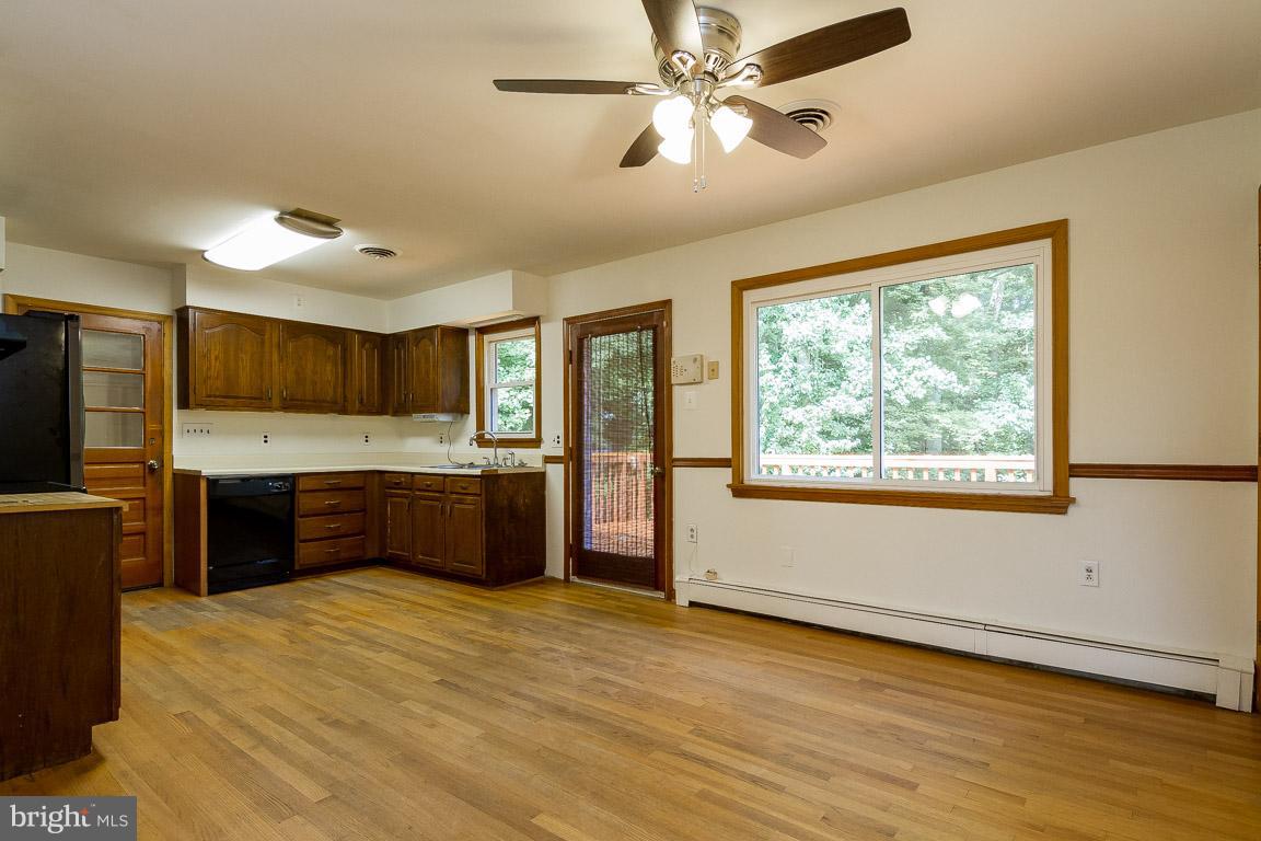 6611 Davis Ford Road Manassas, VA 20111 - Photo 7 of 30 Kitchen