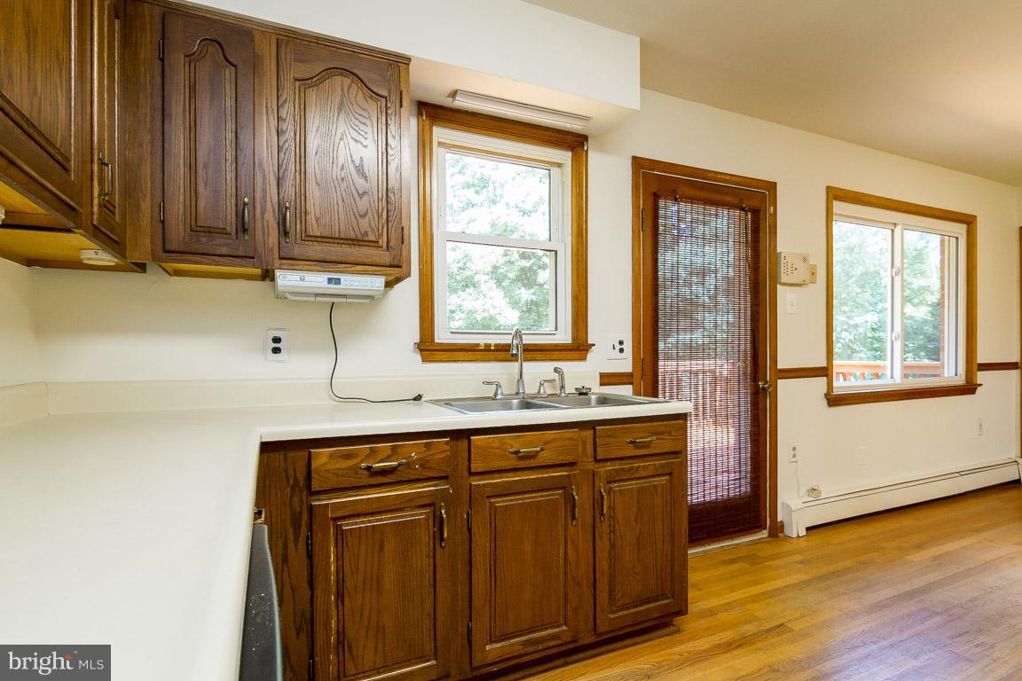 6611 Davis Ford Road Manassas, VA 20111 - Photo 10 of 30 Kitchen