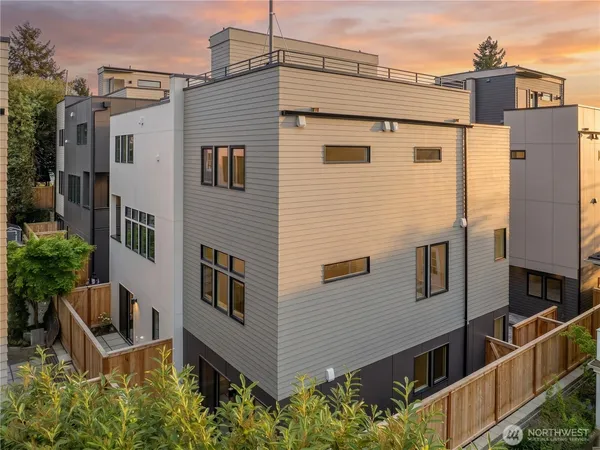$1,068,000 | 1412 North 47th Street, Seattle, WA 98103