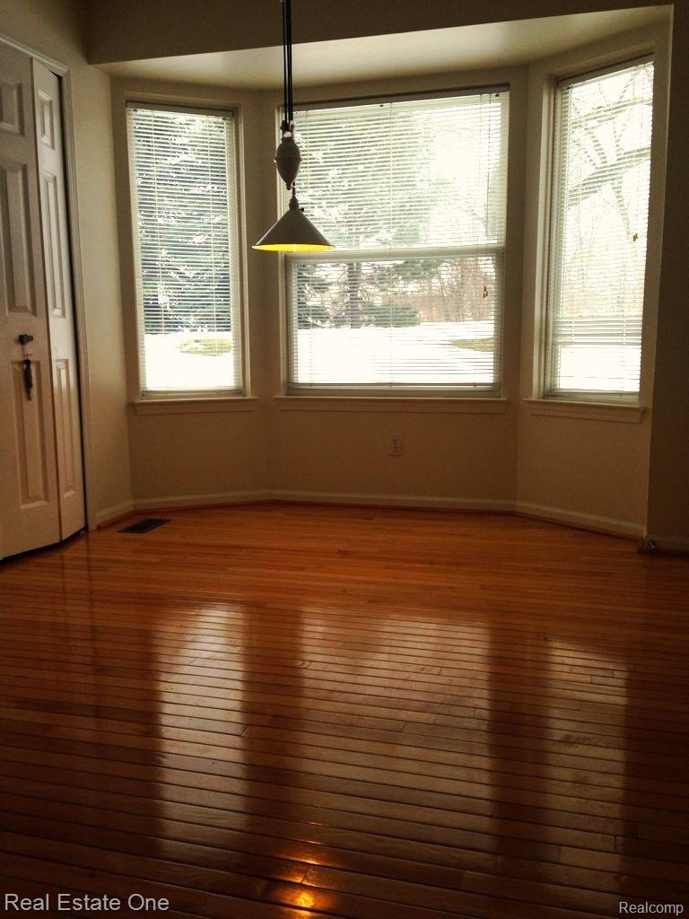 3601 Normandy Drive Rochester, MI 48306 - Photo 12 of 26 10.jpg