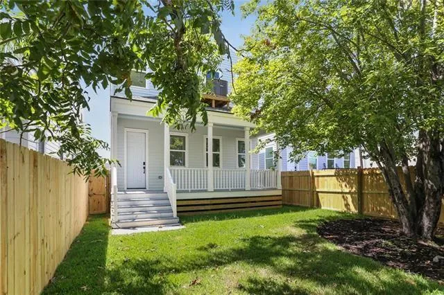 $2,400 | 2533 Amelia Street, New Orleans, LA 70115