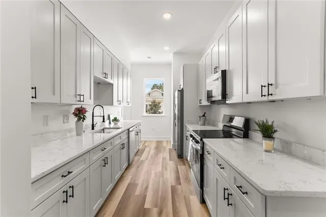 $2,400 | 2533 Amelia Street, New Orleans, LA 70115