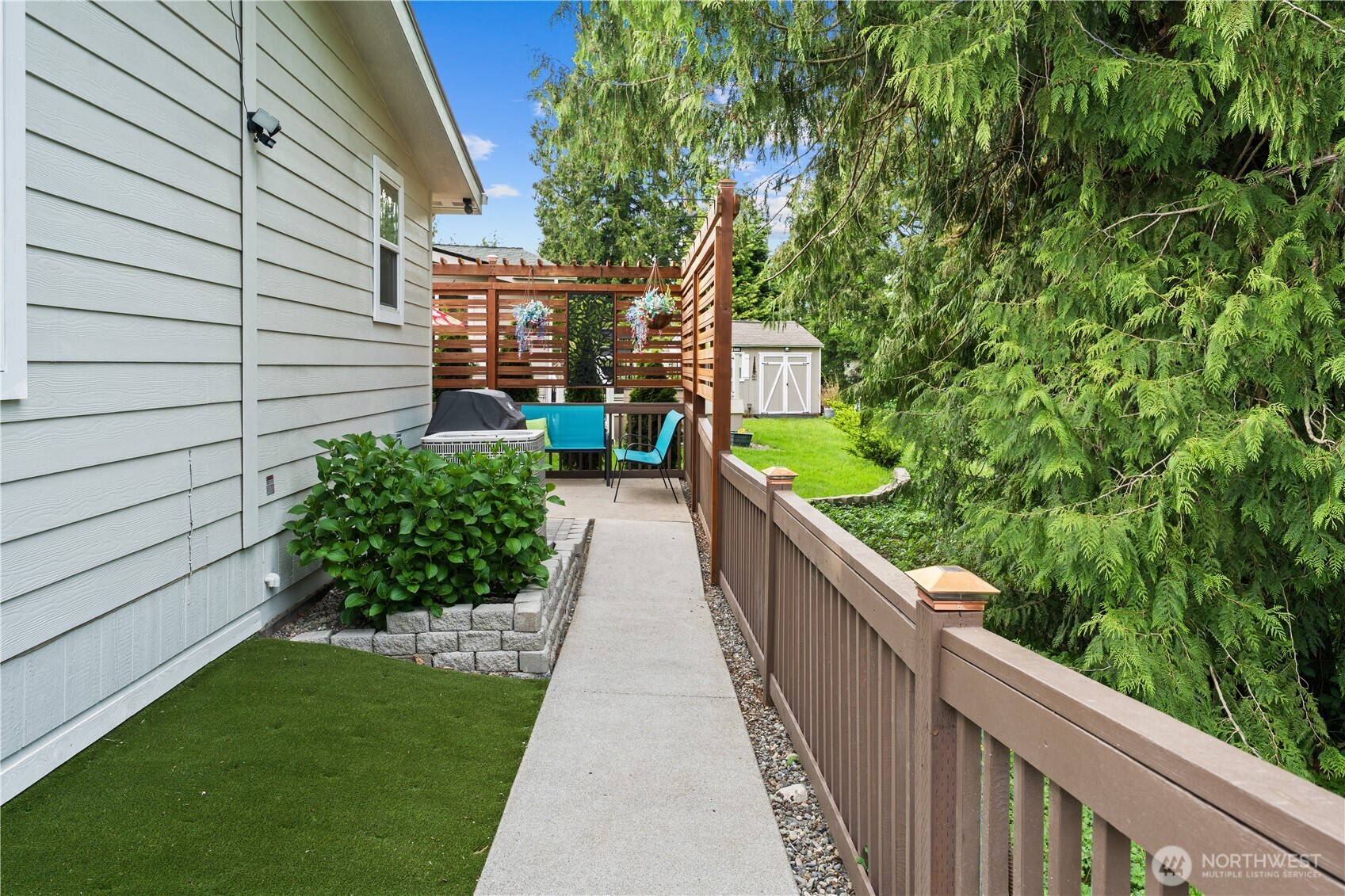 23825 15th Avenue Southeast, Unit 427 Bothell, WA 98021 - Photo 19 of 38 a view of a garden from a balcony
