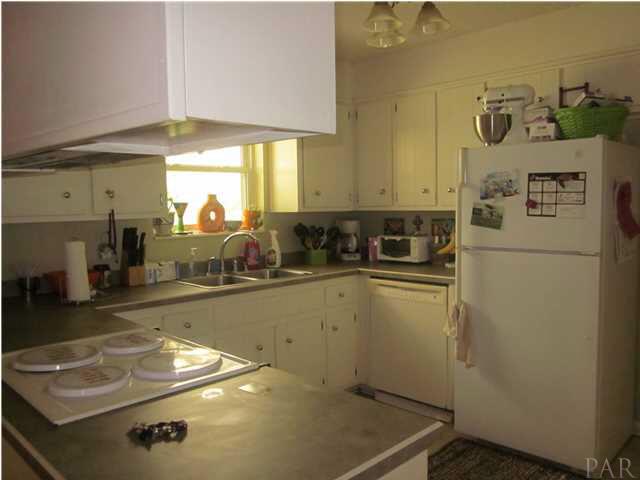5407 Pine Ridge Drive Milton, FL 32570 - Photo 2 of 10 Gallery Image 2