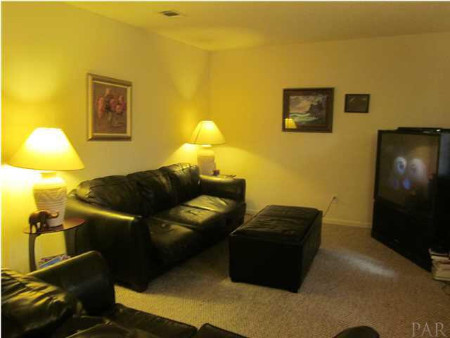 5407 Pine Ridge Drive Milton, FL 32570 - Photo 8 of 10 Gallery Image 8