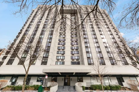 $299,900 | 1221 North Dearborn Parkway, Unit 1605S, Chicago, IL 60610