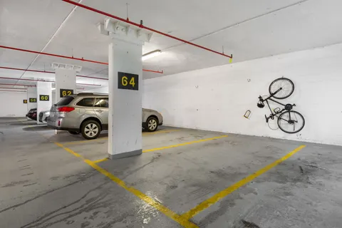 $299,900 | 1221 North Dearborn Parkway, Unit 1605S, Chicago, IL 60610