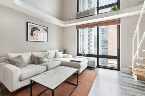 $299,900 | 1221 North Dearborn Parkway, Unit 1605S, Chicago, IL 60610