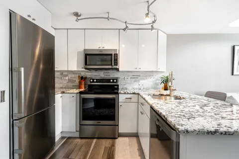 $299,900 | 1221 North Dearborn Parkway, Unit 1605S, Chicago, IL 60610