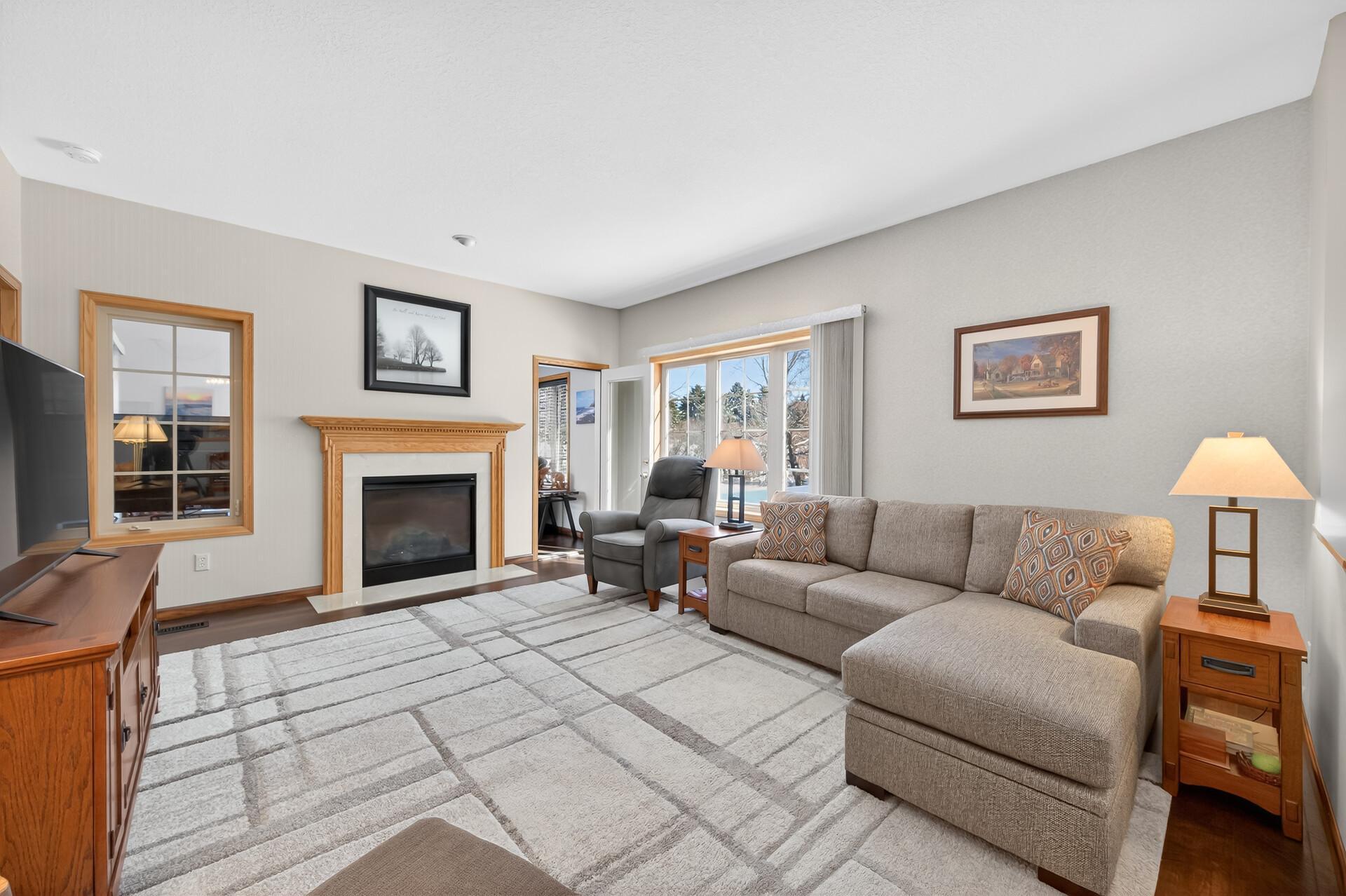 367 Allen Avenue Little Canada, MN 55117 - Photo 2 of 30