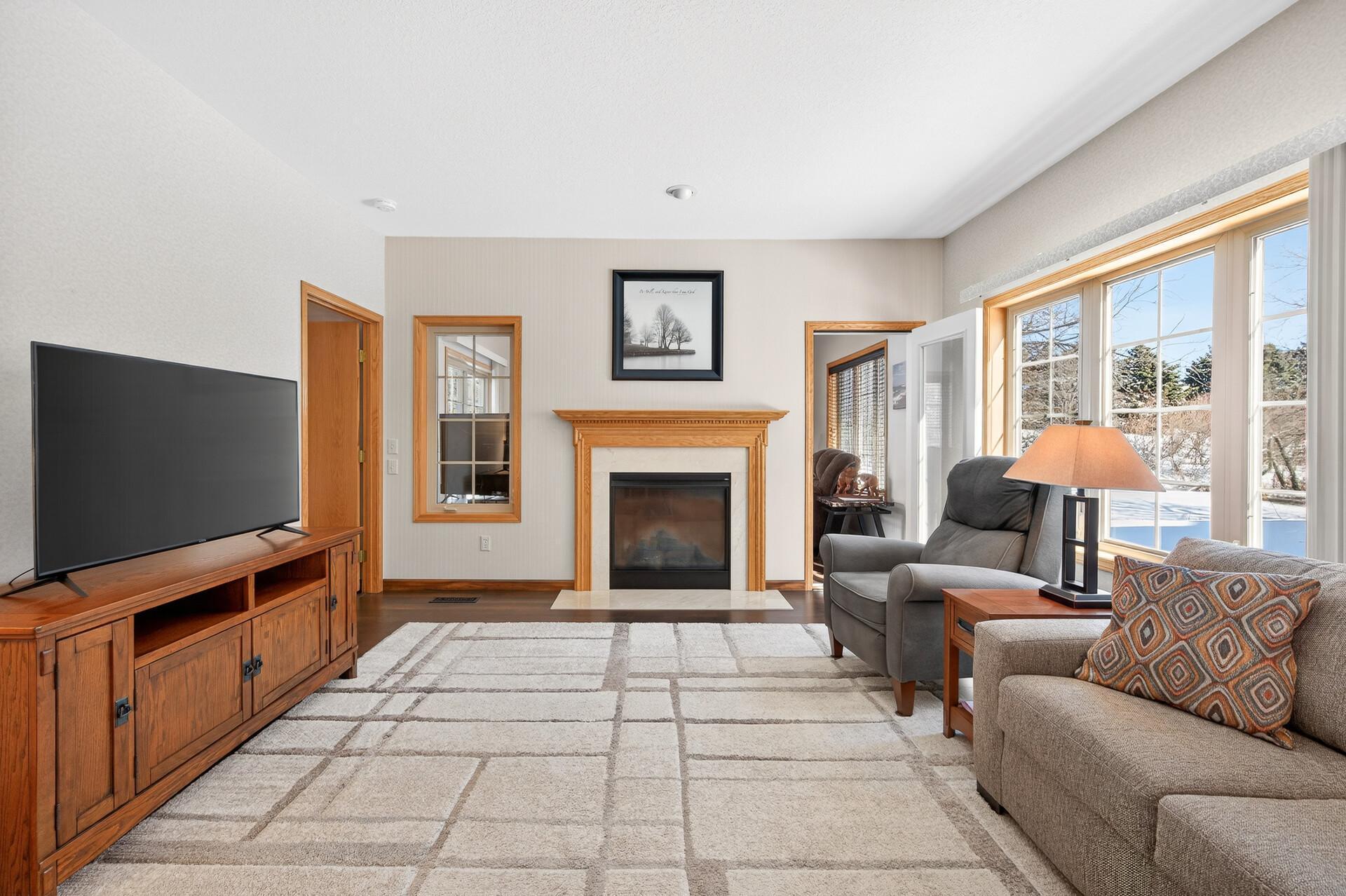 367 Allen Avenue Little Canada, MN 55117 - Photo 3 of 30