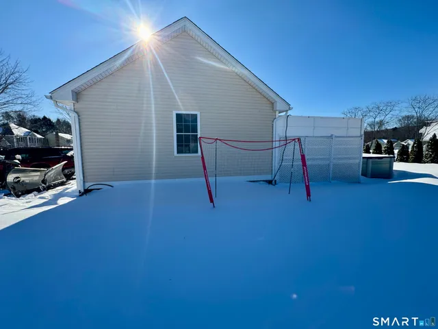 a view of livingroom with furniture