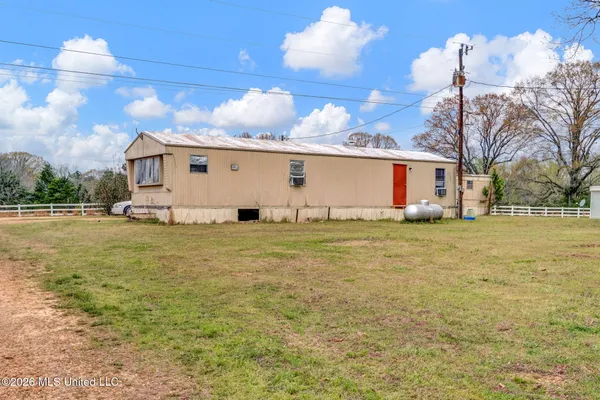 $629,000 | 400 Red Hill Circle, Batesville, MS 38606