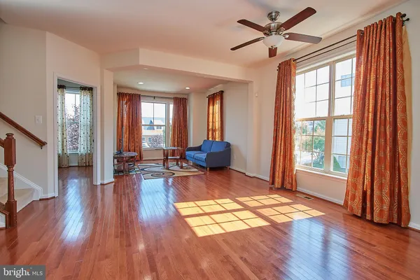 $3,600 | 42649 Macauley Place, Ashburn, VA 20148
