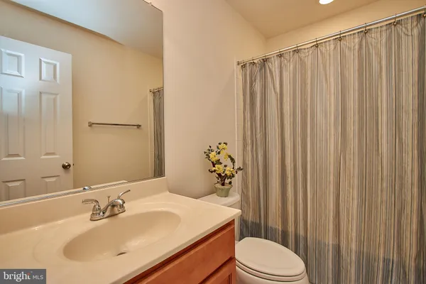 $3,600 | 42649 Macauley Place, Ashburn, VA 20148