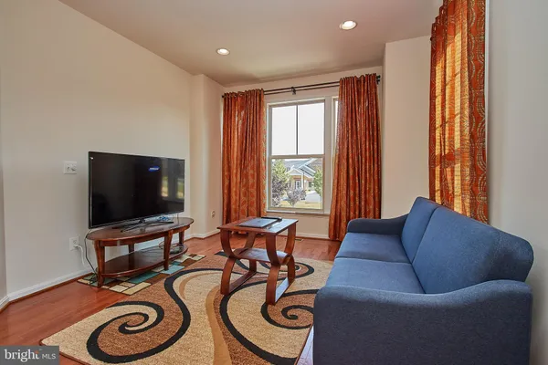 $3,600 | 42649 Macauley Place, Ashburn, VA 20148