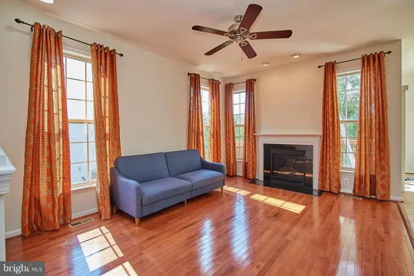 $3,600 | 42649 Macauley Place, Ashburn, VA 20148