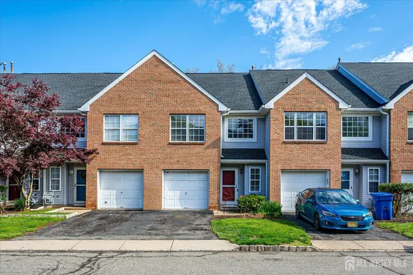 $485,000 | 268 Shady Oak Court, Piscataway, NJ 08854