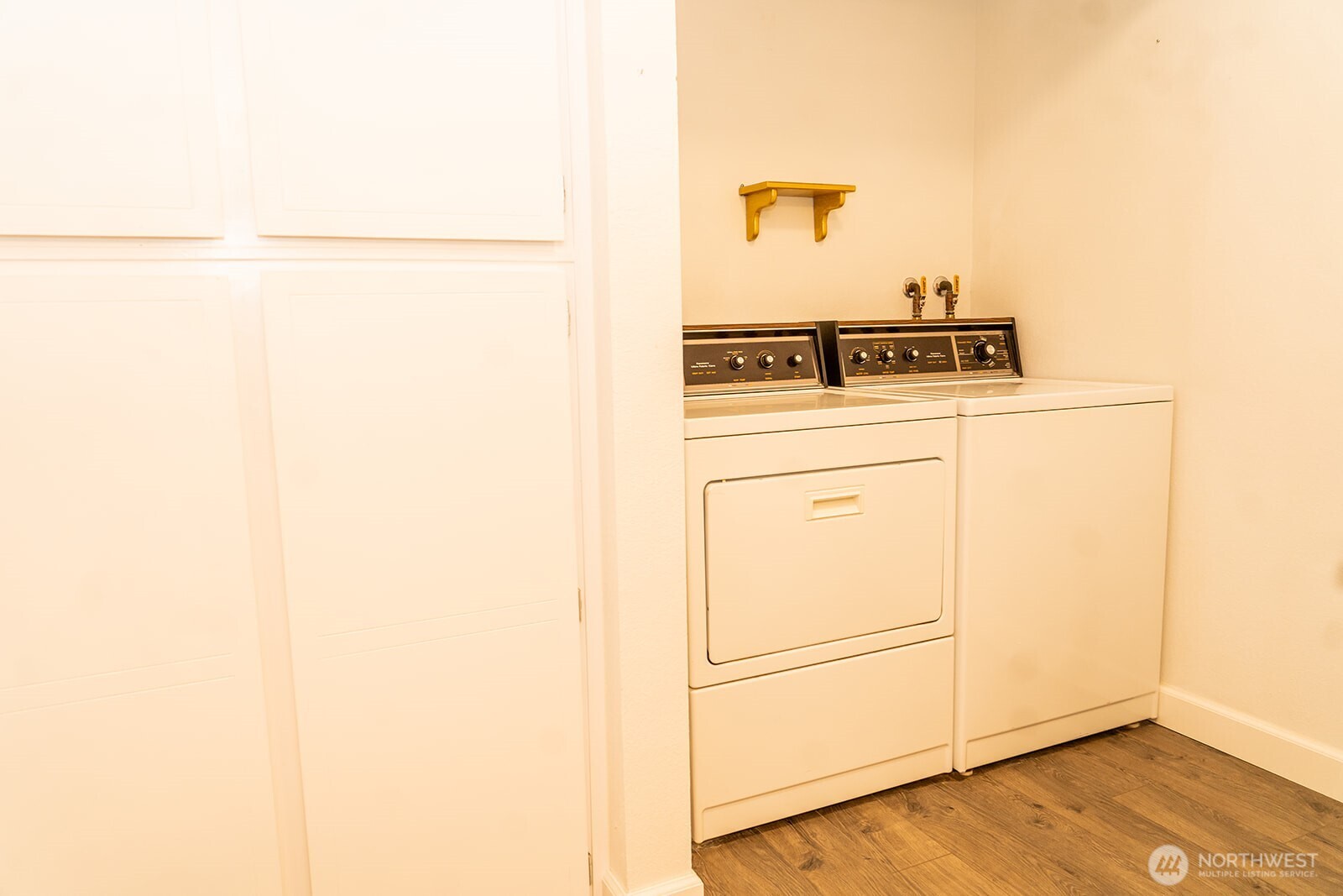 2005 Tibbetts Drive, Unit 305 Longview, WA 98632 - Photo 14 of 16 a utility room with dryer and washer