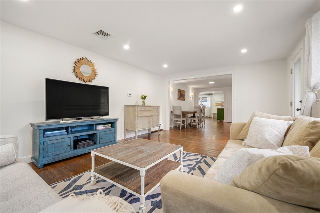 9 Flintlock Road Lexington, MA 02420 - Photo 13 of 42