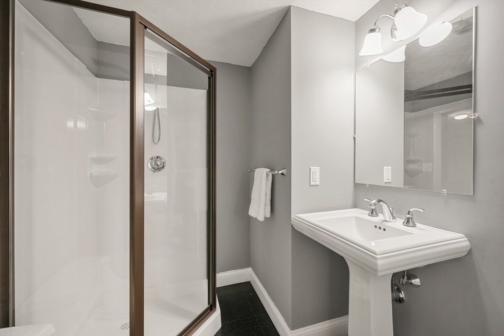 9 Flintlock Road Lexington, MA 02420 - Photo 31 of 42