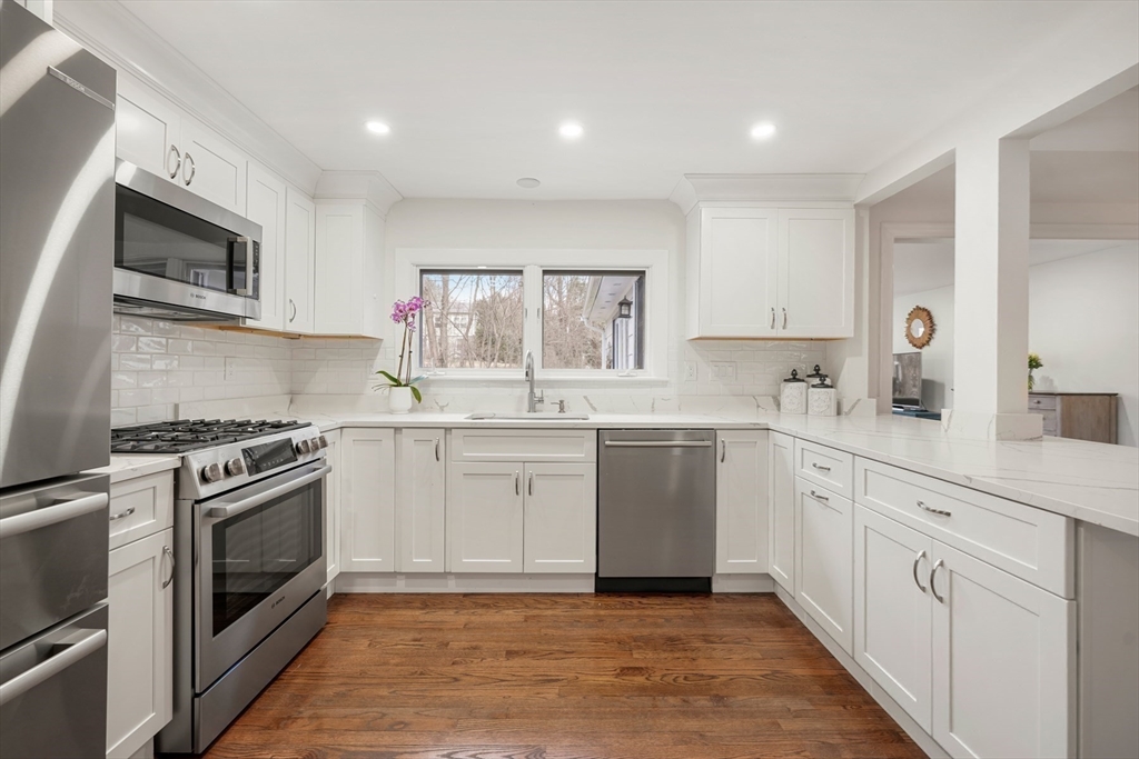 9 Flintlock Road Lexington, MA 02420 - Photo 7 of 42