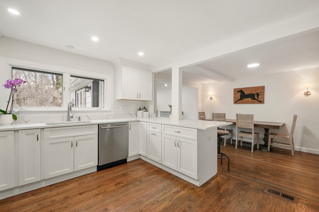9 Flintlock Road Lexington, MA 02420 - Photo 8 of 42