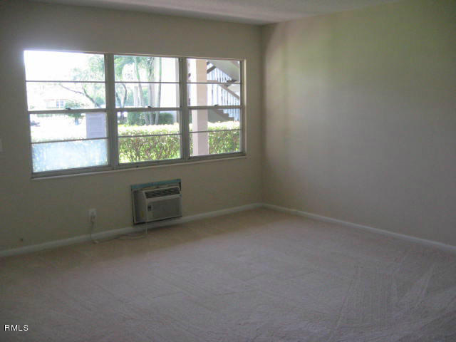 91 Mansfield D, Unit C Boca Raton, FL 33434 - Photo 2 of 6 Living Room
