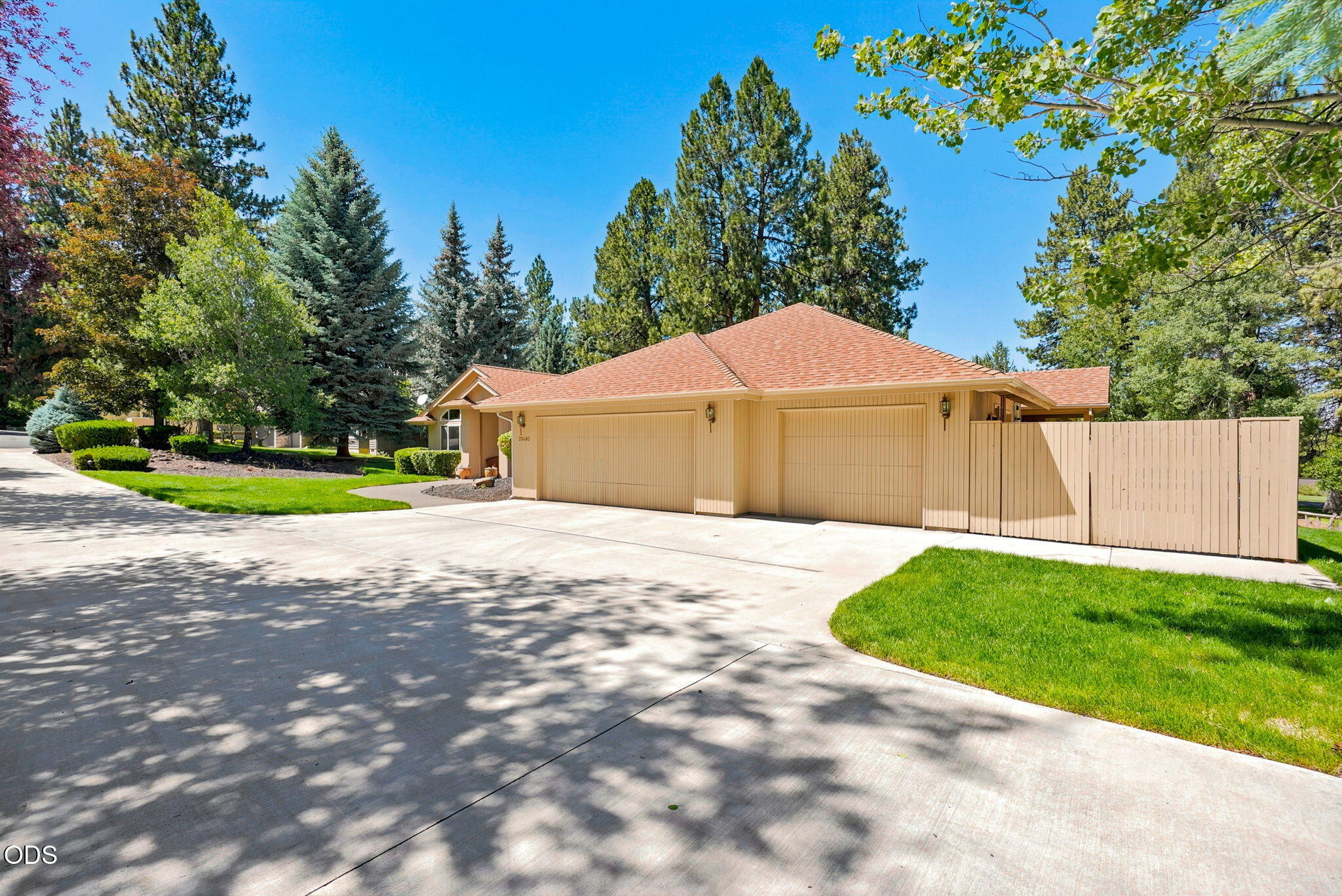 20490 Timberline Court Bend, OR 97702 - Photo 35 of 37