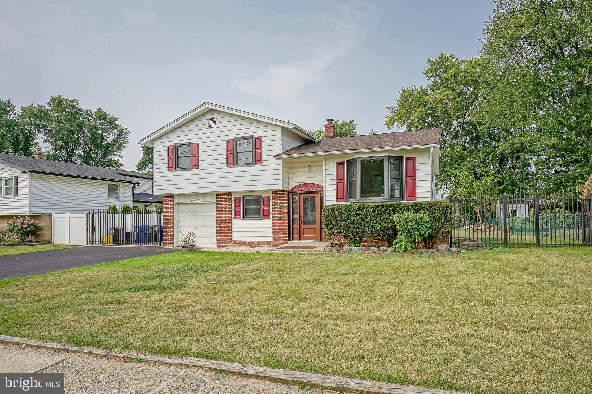 2209 New Albany Road Cinnaminson, NJ 08077 - Photo 3 of 35