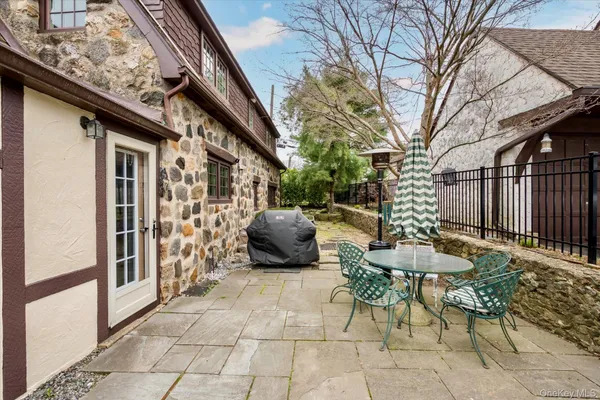 $789,000 | 101 Long Drive, Hempstead, NY 11550