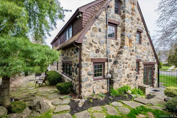 $789,000 | 101 Long Drive, Hempstead, NY 11550