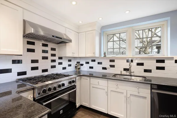 $789,000 | 101 Long Drive, Hempstead, NY 11550