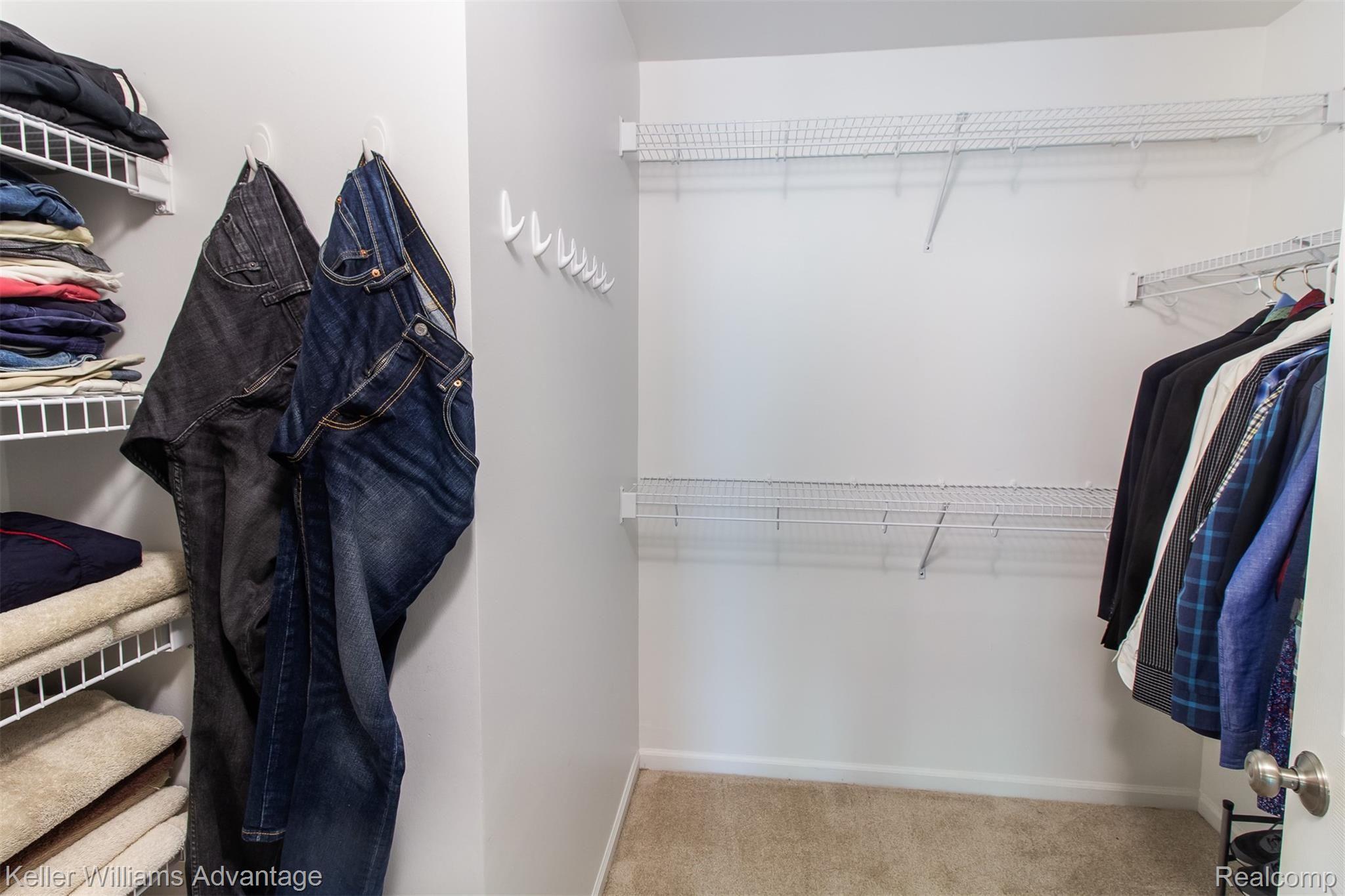 3620 Oakmonte Boulevard Rochester, MI 48306 - Photo 16 of 41 OakmonteBlvd_3620_MasterCloset.jpg