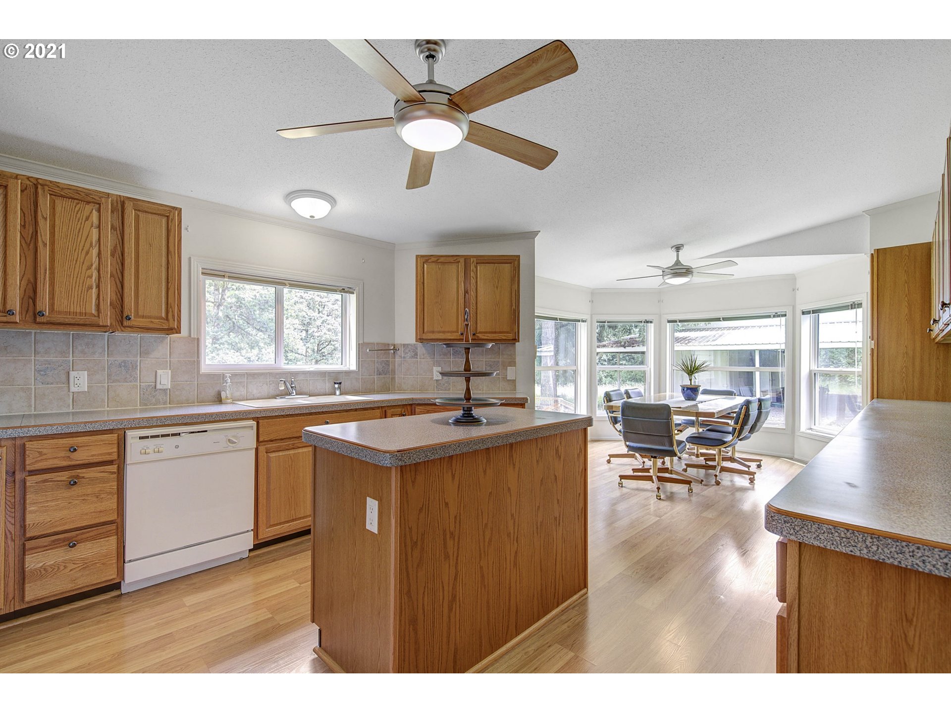 7985 Sawtell Road Sheridan, OR 97378 - Photo 6 of 23 Gallery Image 6