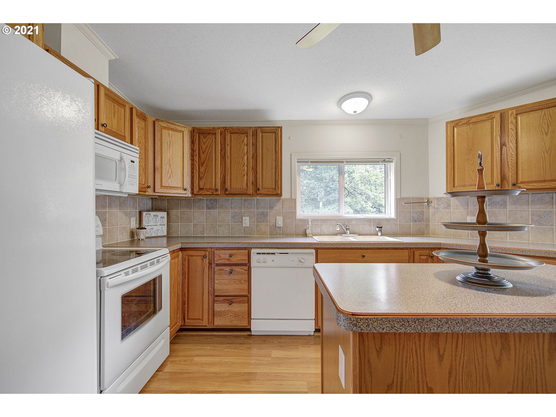7985 Sawtell Road Sheridan, OR 97378 - Photo 7 of 23 Gallery Image 7