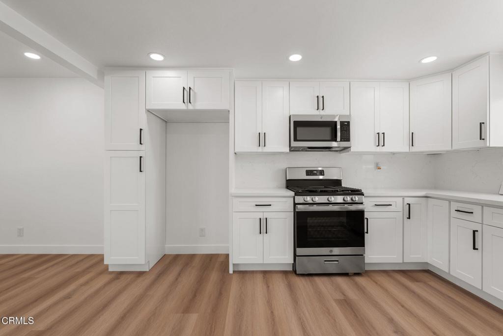 1908 Morley Street Simi Valley, CA 93065 - Photo 10 of 36 Gallery Image 10