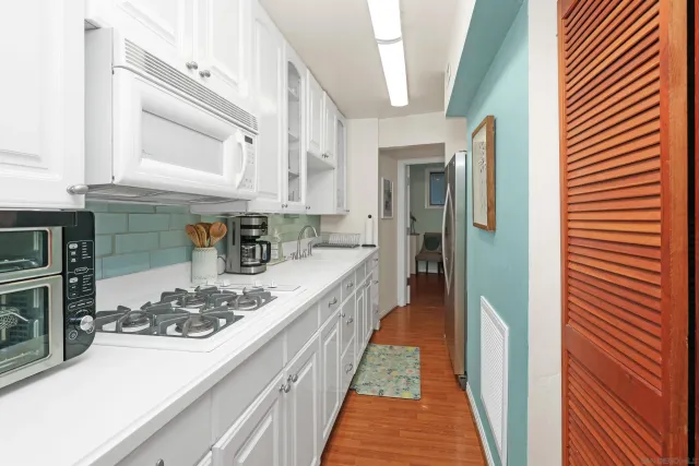 $3,590,000 | 885 Rosecrans Street, San Diego, CA 92106