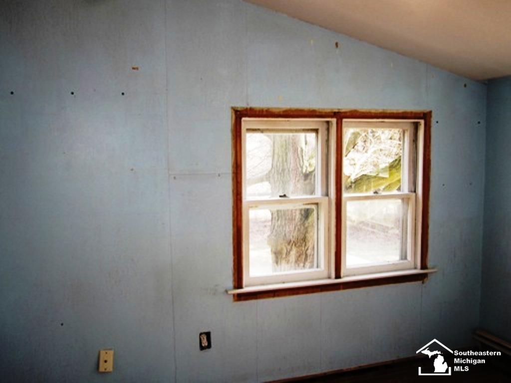 1582 East Hurd Road Monroe, MI 48162 - Photo 7 of 17 50137927-6a1a39ee-28c8-408a-91d4-7a38aeac2c48.JPG