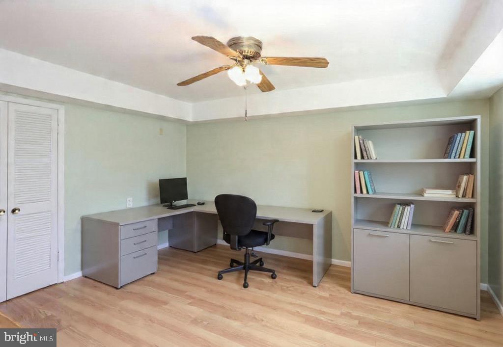 9110 Montpelier Drive Laurel, MD 20708 - Photo 5 of 30 a workspace with furniture