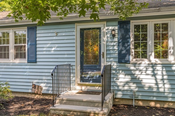 4 Maple Street Shirley, MA 01464 - Photo 3 of 26 Gallery Image 3