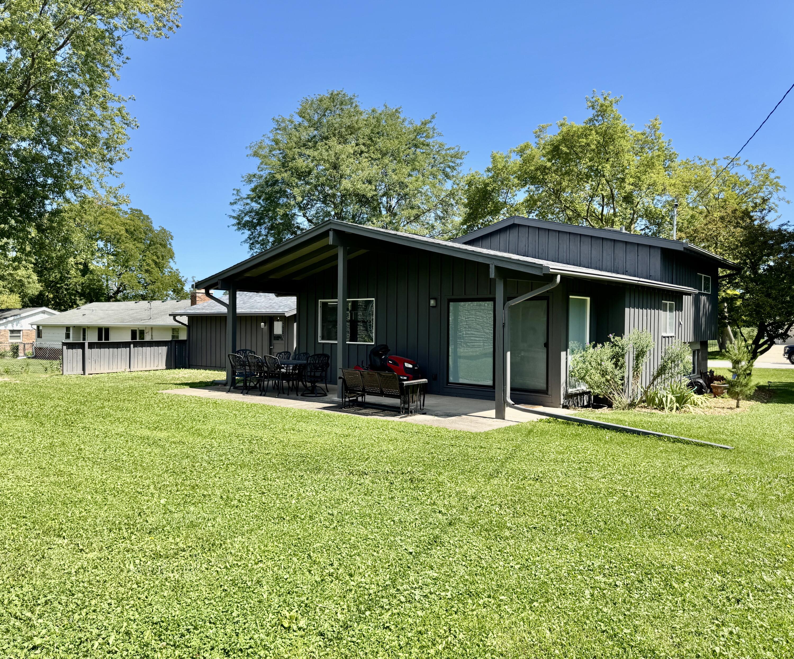 7459 North Chadwick Road Glendale, WI 53217 - Photo 4 of 11 IMG_1221